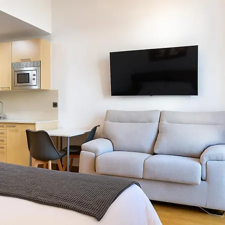 Puerta Del Sol - Centro * 比戈